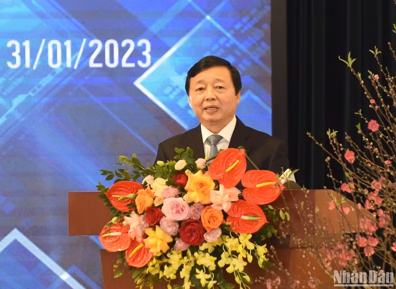 越南政府副总理陈红河在会上发表讲话。 越南政府副总理陈红河在会上发表讲话。