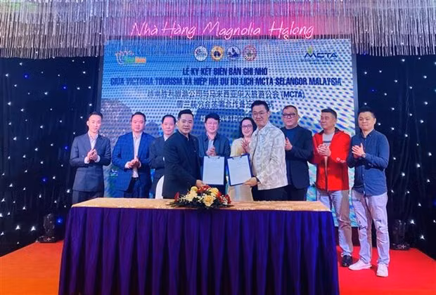 越南Victoria Tourism公司与马来西亚华人旅游业公会共同签署了谅解备忘录。