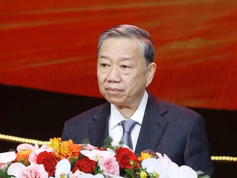 越共中央总书记苏林发表讲话。