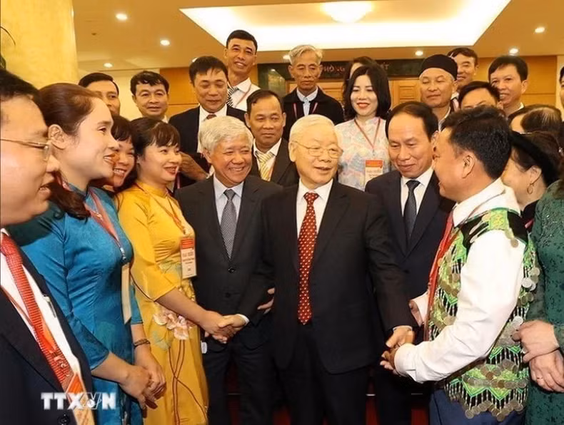 阮富仲总书记出席全国乡级祖国阵线主席和典型祖国阵线工作委员会主任表彰大会。