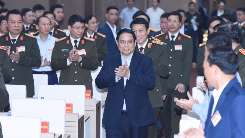 范明正总理出席确保西北及附近地区安全秩序会议。 