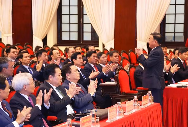 越共第十四届中央委员后备干部第四期培训班开班仪式。