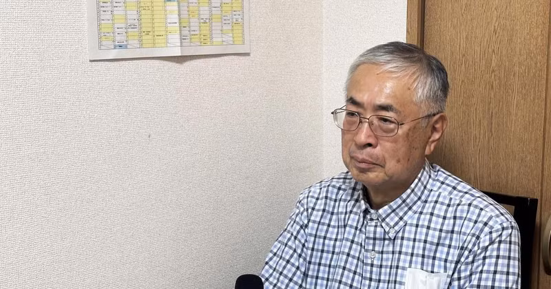 日本东京外国语大学的栗原弘英教授接受越通社驻东京记者的采访。（图片来源：越通社）