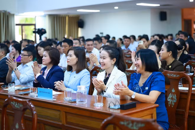 参加活动的代表们。（图片来源：越通社）