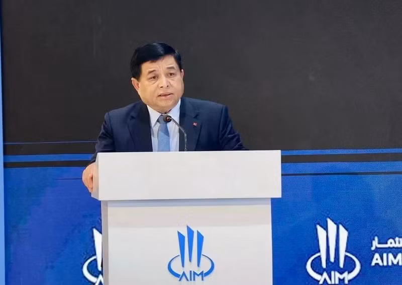 越南政府副总理阮志勇发表讲话。（图片来源：越通社）