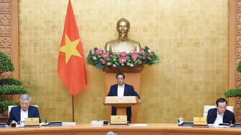 越南政府总理范明正主持政府3月份例行会议和政府与各地方会议。