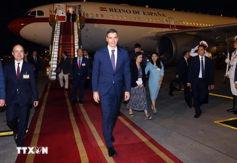 应越南政府总理范明正的邀请，西班牙首相佩德罗·桑切斯于2025年4月8日至10日对越南进行正式访问。（图片来源：越通社）