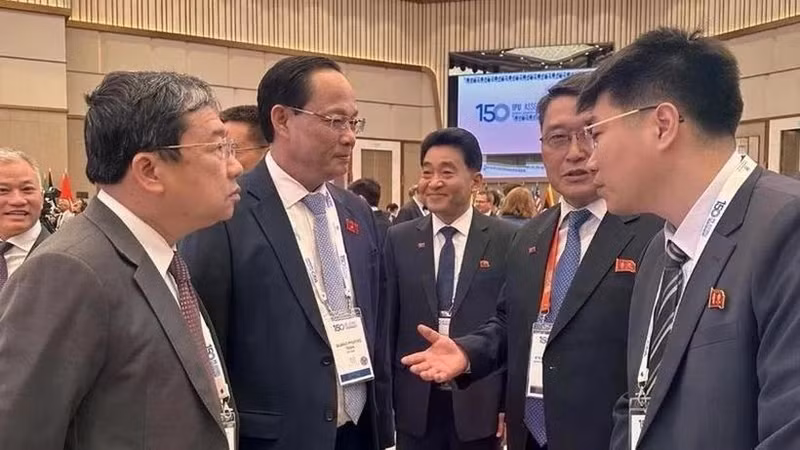 越南国会副主席陈光方会见朝鲜最高人民会议副委员长明庆仁。
