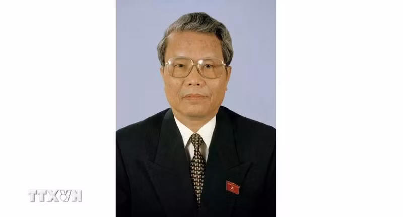 原越共中央政治局委员、原越南社会主义共和国主席陈德良。（图片来源：越通社）