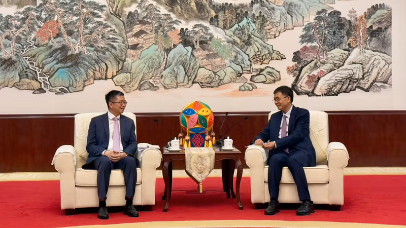 范清平大使会见广西壮族自治区党委书记陈刚。