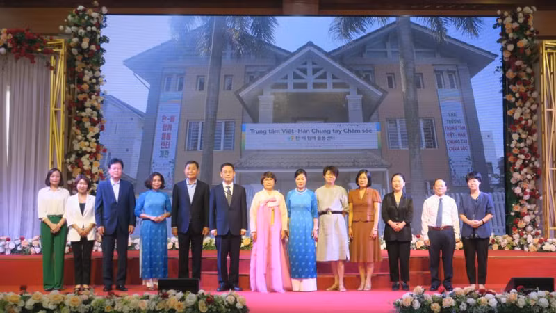 与会代表合影。