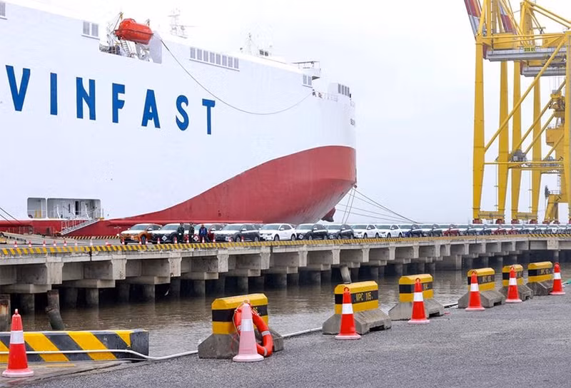 Vinfast首批电动汽车出口至美国。 Vinfast首批电动汽车出口至美国。