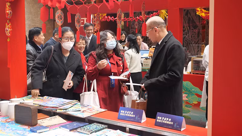 各位嘉宾体验“有一种叫云南的生活”。