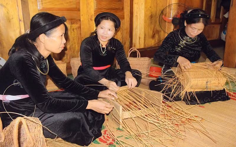 3．宣光省纳坑县岱族竹编手工业得以复活已服务于游客。