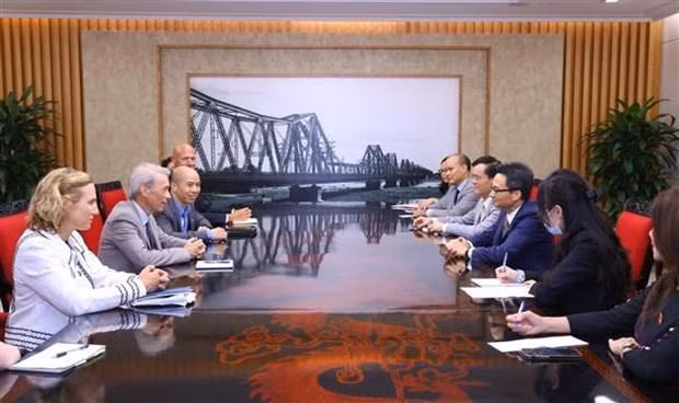 武德儋副总理会见美国参议长高级顾问芮塞尔。