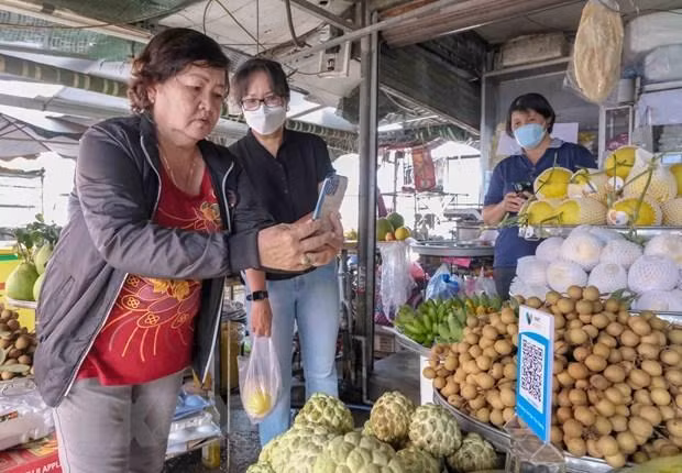 芹苴市有了首个无现金农贸市场。