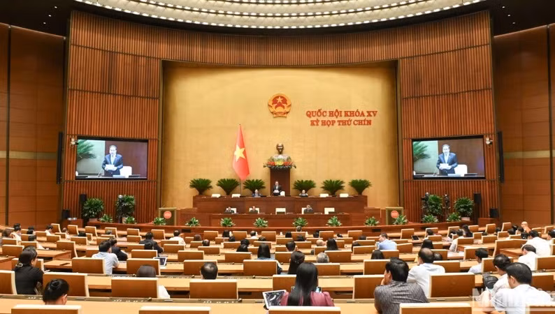第十五届国会第九次会议：通过关于试行保障性住房若干特殊机制和政策的决议