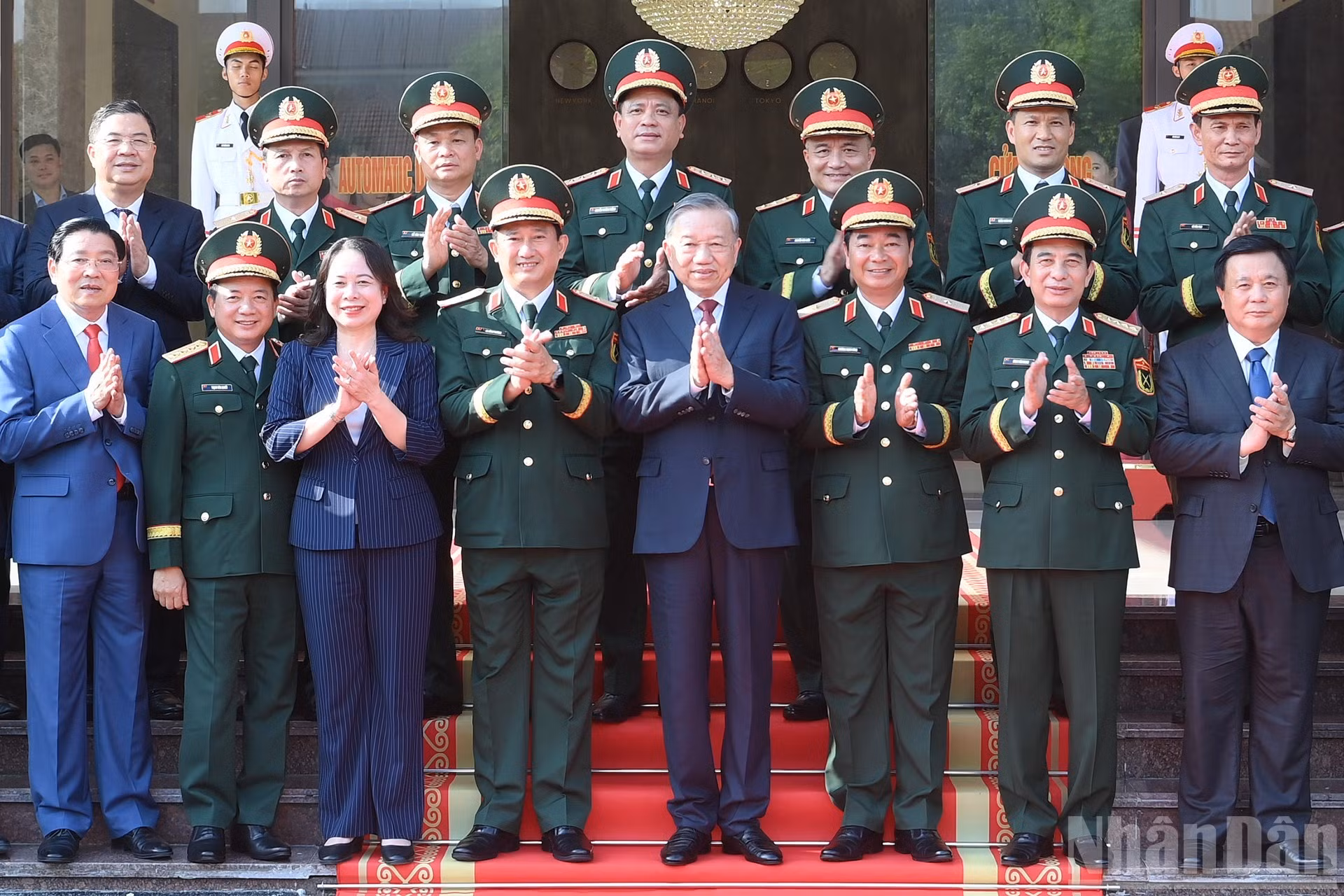 anh-9-2870.jpg