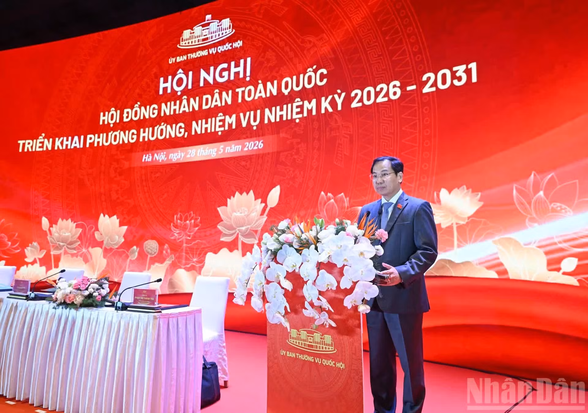 国会秘书长、国会办公厅主任黎光孟在会上发表讲话。