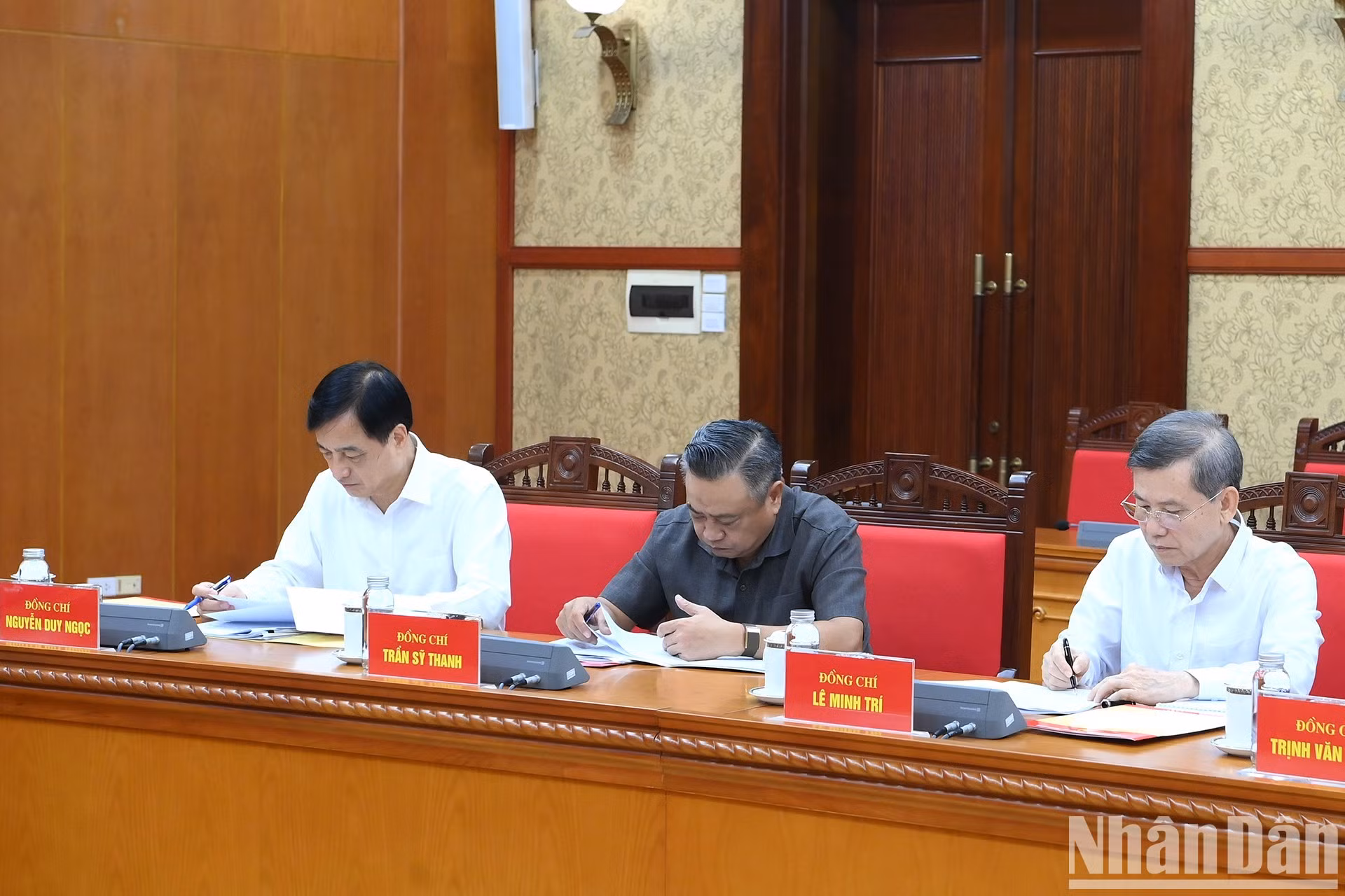 出席会议的各位党和国家领导人。