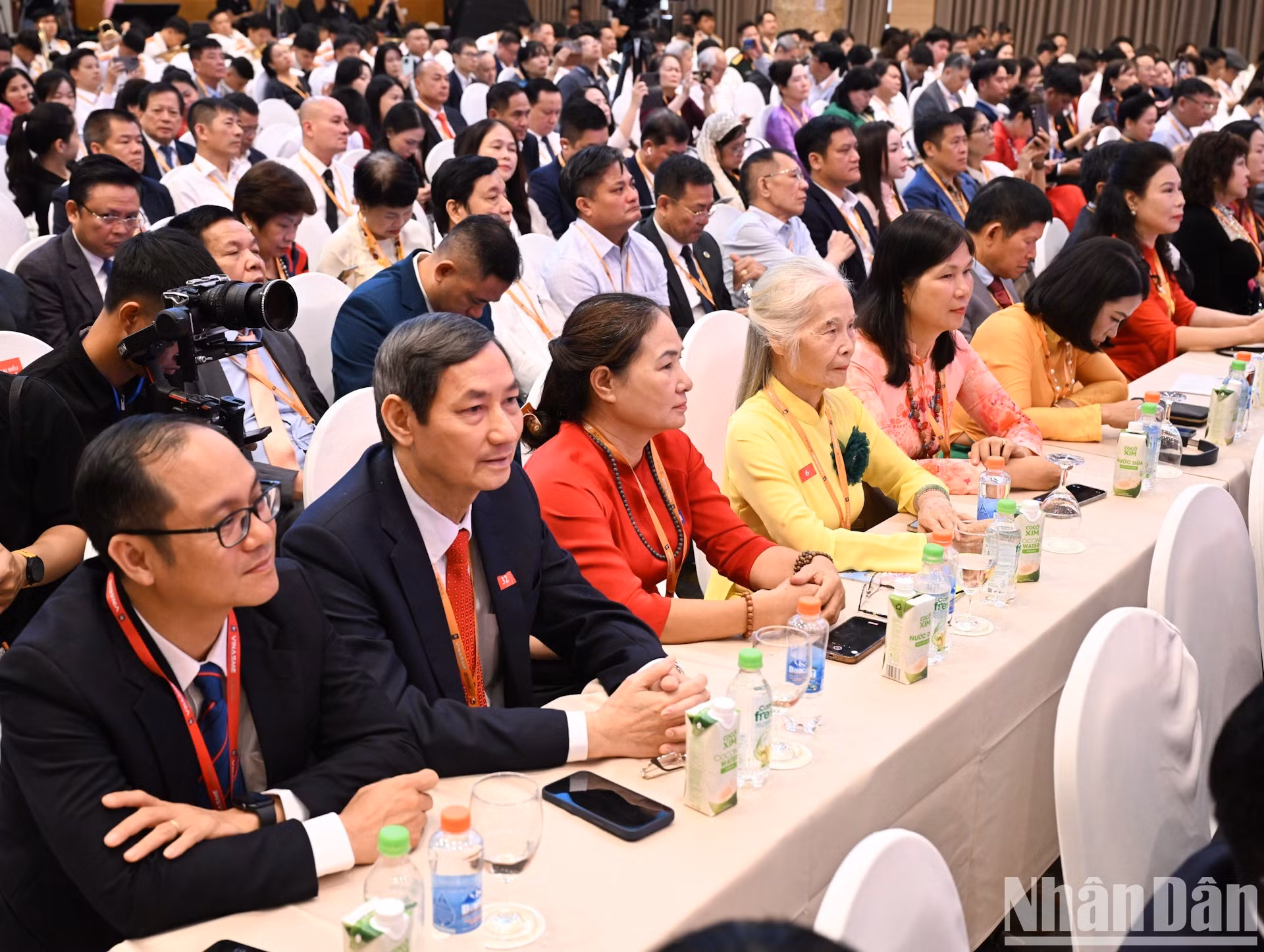 出席活动的各位代表。