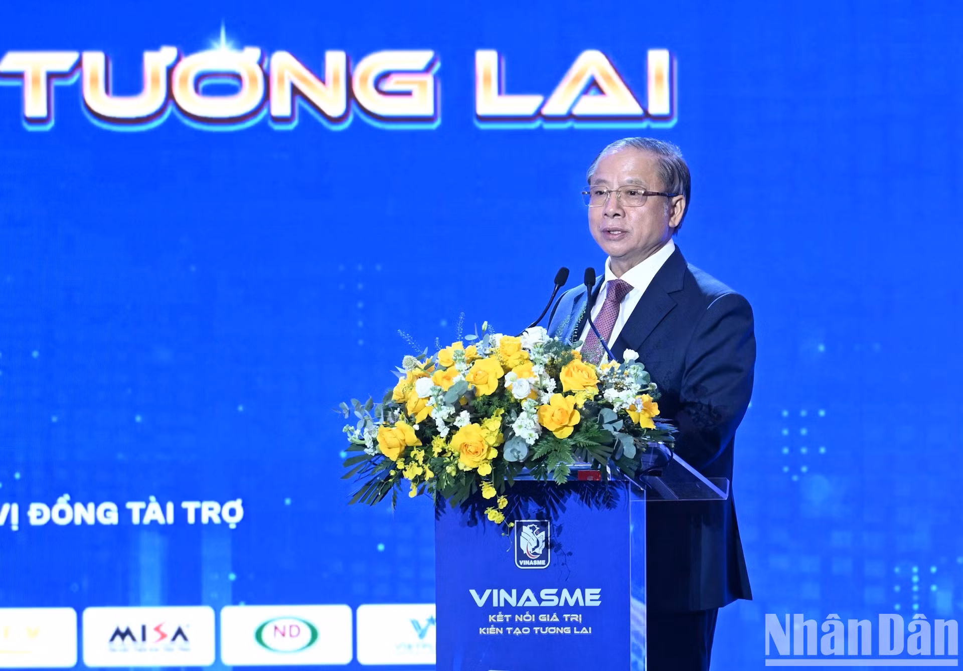 越南中小企业协会主席阮文申在仪式上发表讲话。