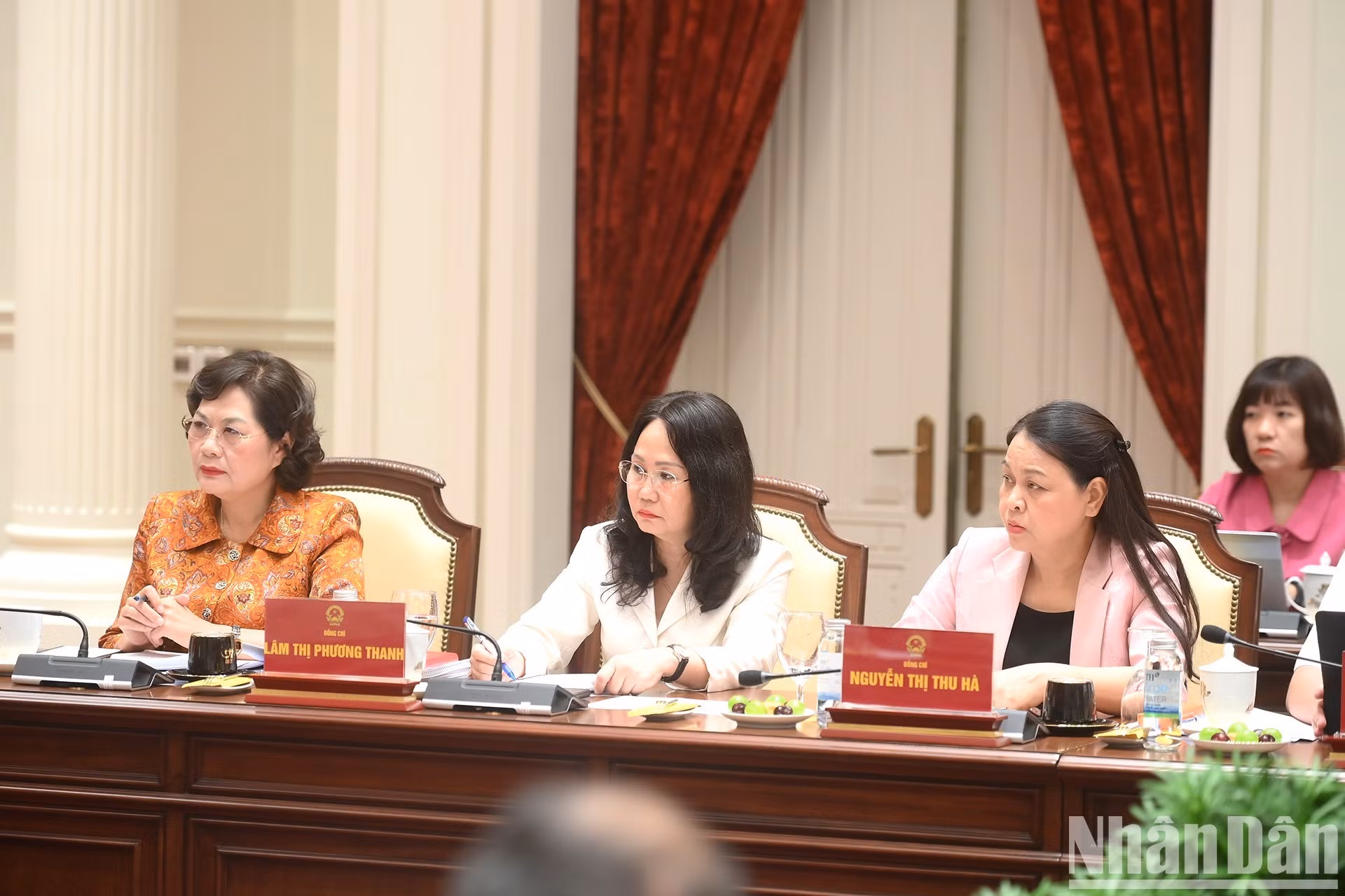 与会代表。
