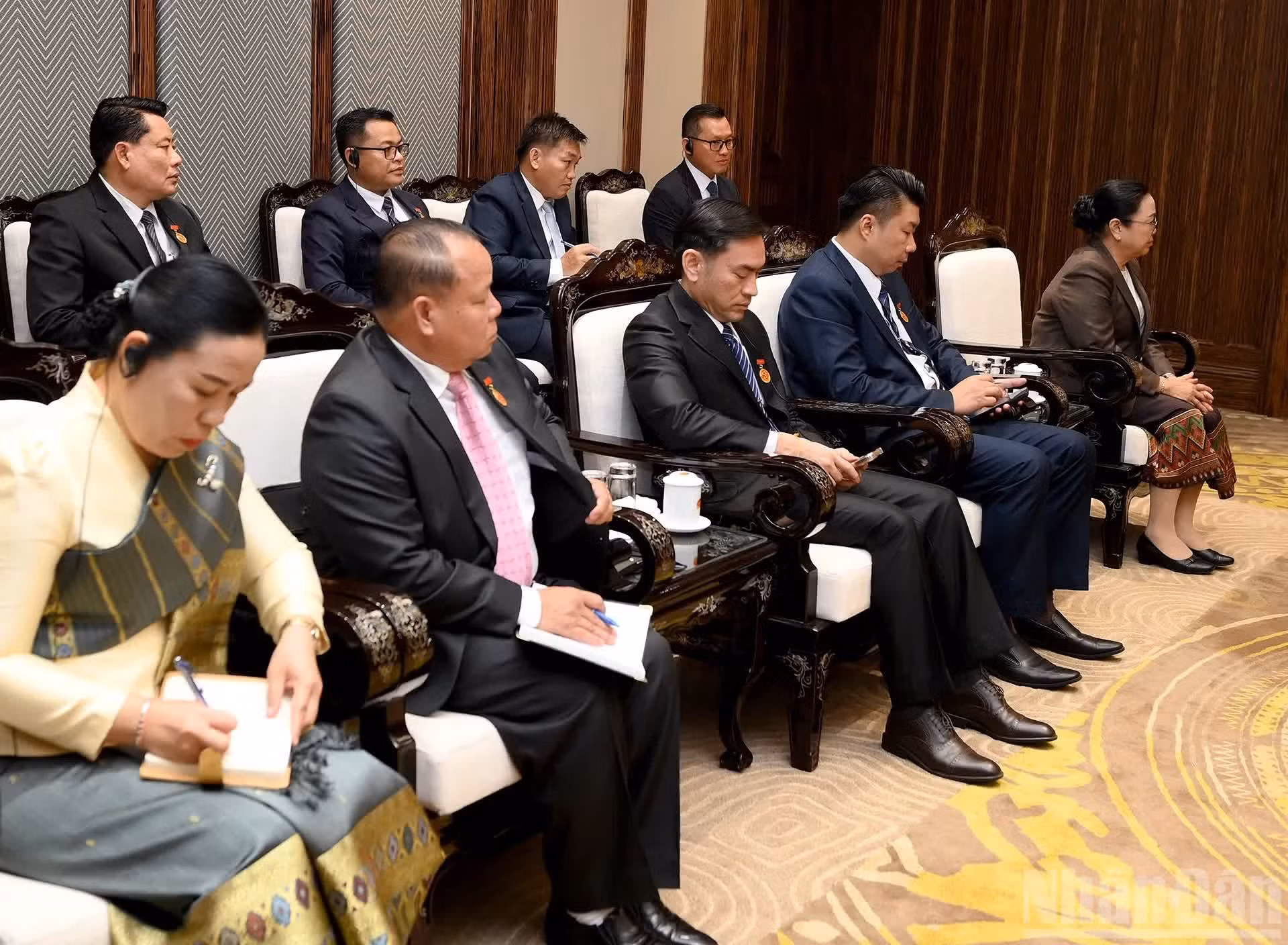 参加会见的各位代表。