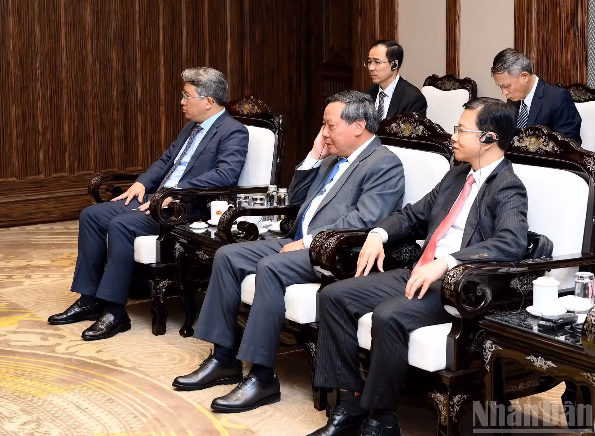 参加会见的各位代表。