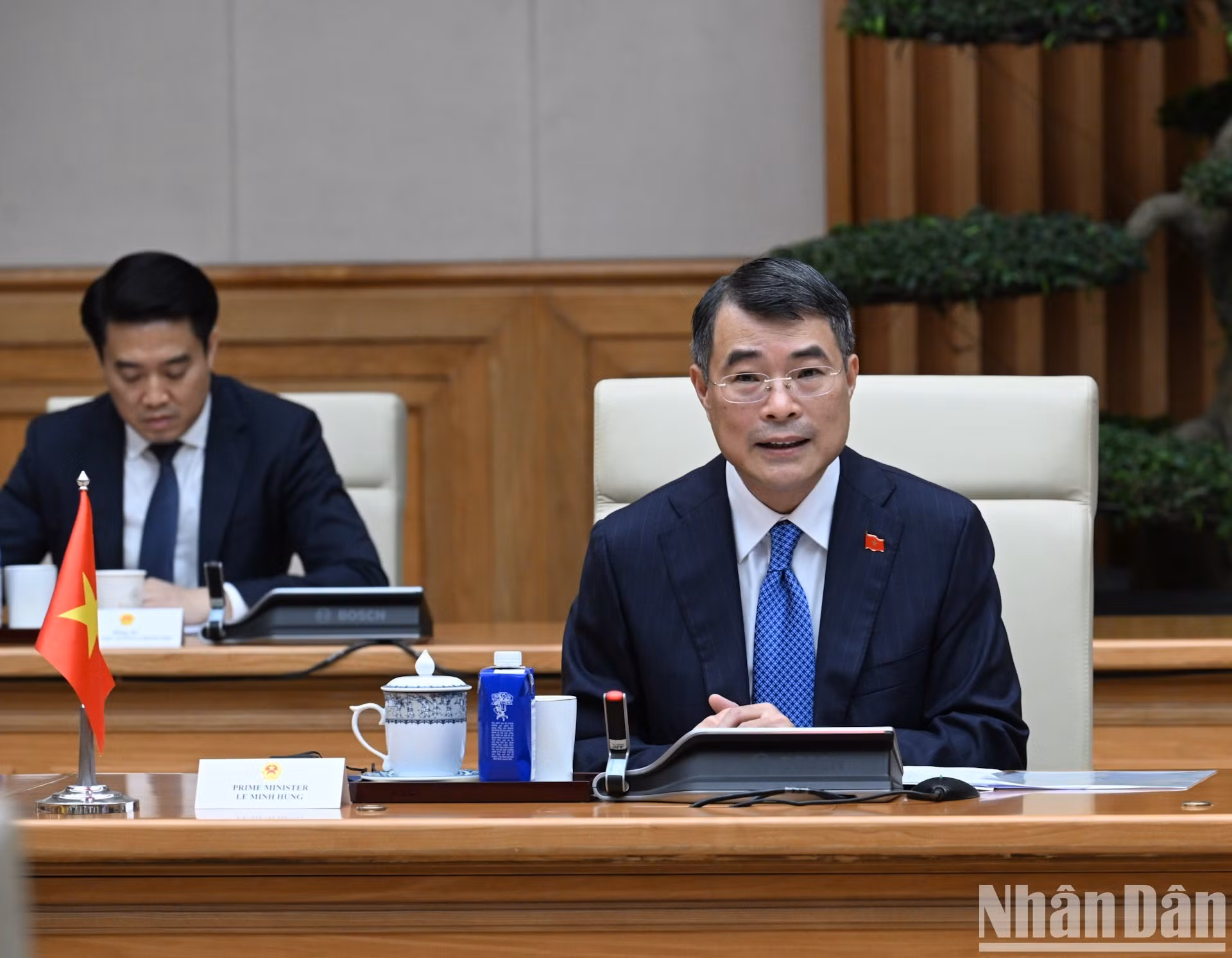 政府总理黎明兴在会见中发表讲话。