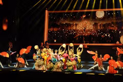 2026中越中秋文艺晚会的一个精彩表演节目。（耀玉 摄）