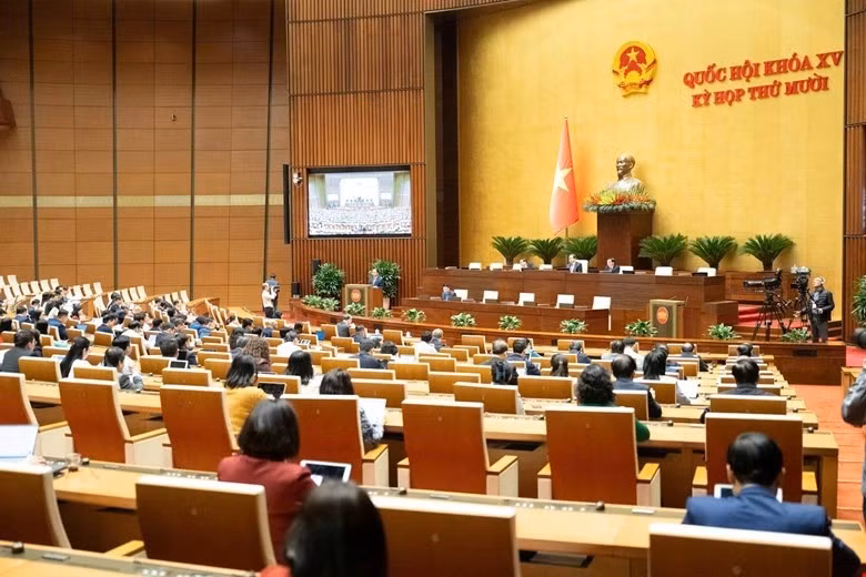 第十五届国会第十次会议进入会期最后一天。