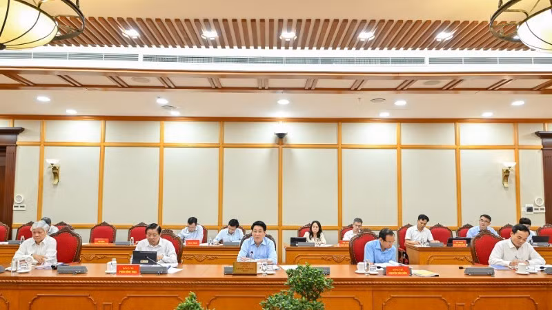 越共中央政治局就高平省和顺化市党代会筹备工作提出意见。