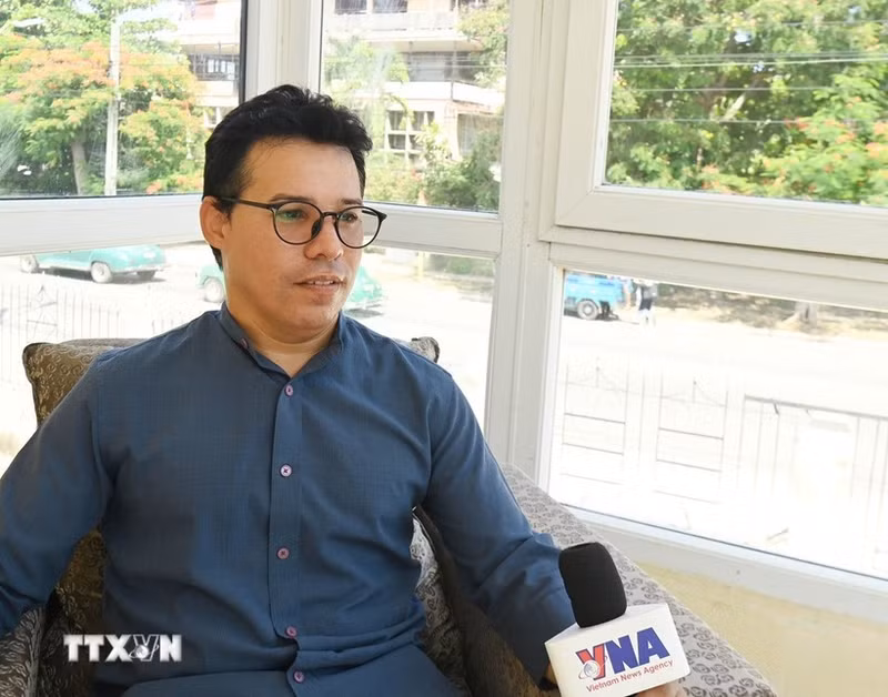 古巴国际政策研究中心高级研究员鲁维斯莱·冈萨雷斯·萨埃斯。（图片来源：越通社）