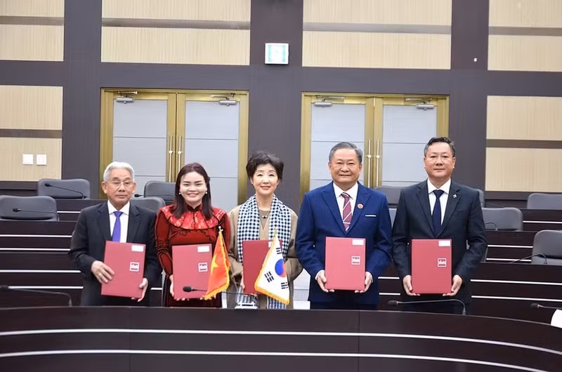 越南各教育机构与韩国湖西大学签署了合作谅解备忘录。