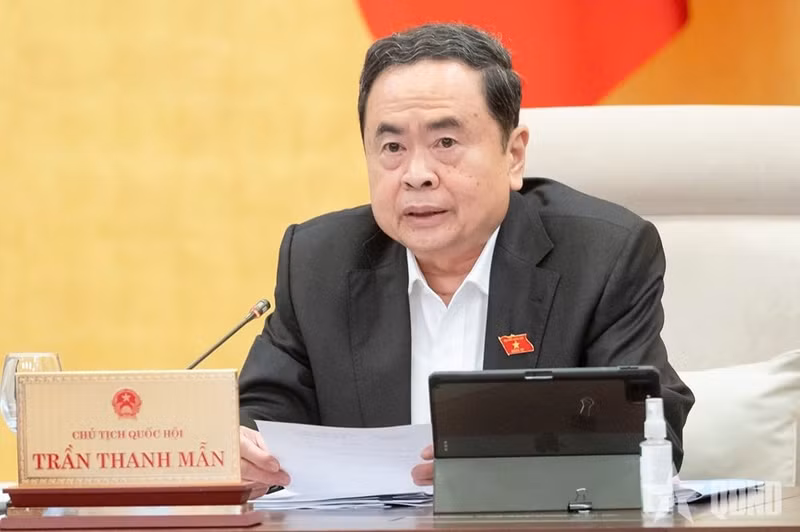 越南国会主席陈青敏主持召开国会常务委员会会议。