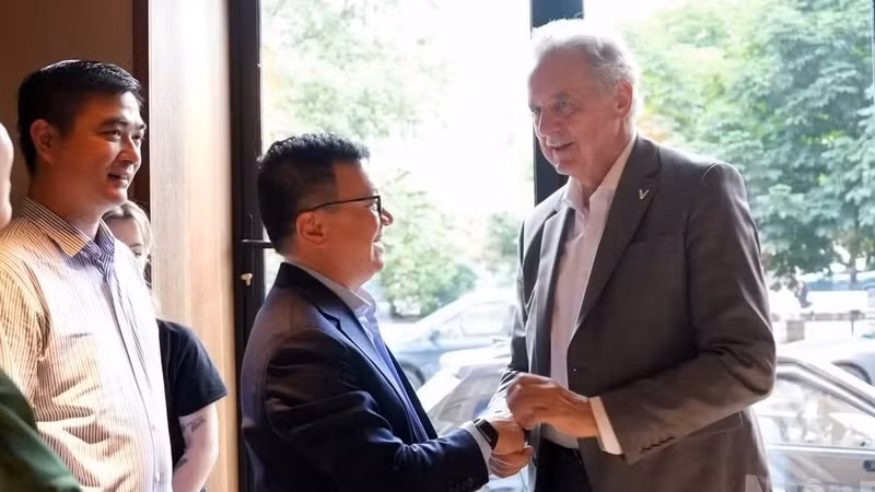 黎国明同志会见圣彼得堡市对外关系委员会主席叶夫根尼·格里戈里耶夫（Evgeny Grigoriev）。（青体 摄）