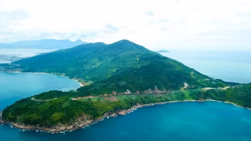 附图：山茶半岛一角。