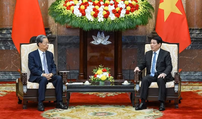 越南国家主席梁强会见中国全国人大委员长赵乐际。