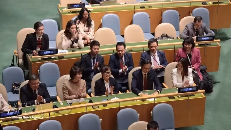 纽约时间2025年10月14日，作为2023-2025年任期联合国人权理事会成员的越南再次获得联合国大会的高度信任，以180票的亚太地区最高票数，成功当选2026-2028年任期联合国人权理事会成员。（图片来源：越通社）