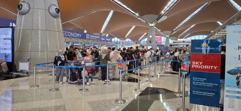 吉隆波机场一角。（图片来源：越通社）