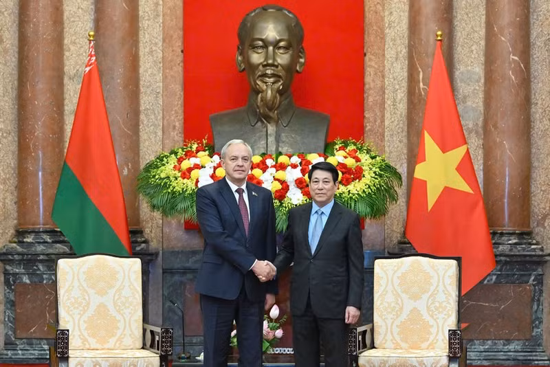 国家主席梁强会见白俄罗斯国民会议代表院主席伊戈尔·谢尔盖延科。