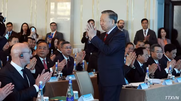 越共中央总书记、国家主席苏林出席越俄科技论坛。