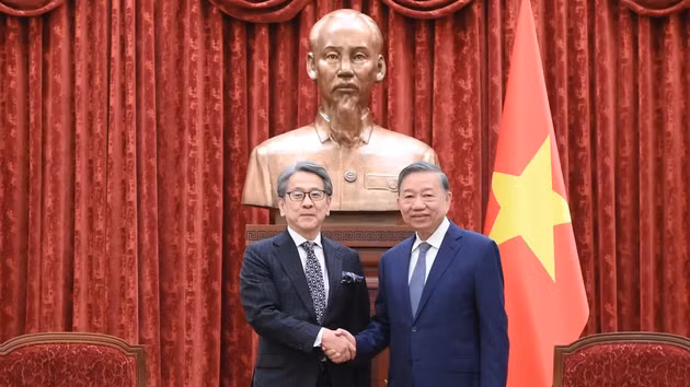 越共中央总书记、国家主席苏林会见日本国际协力银行董事长前田匡史。