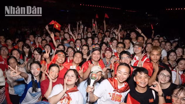 “国家音乐会”《祖国在我心中》正式“开演”前，与观众一同感受热烈氛围【组图】