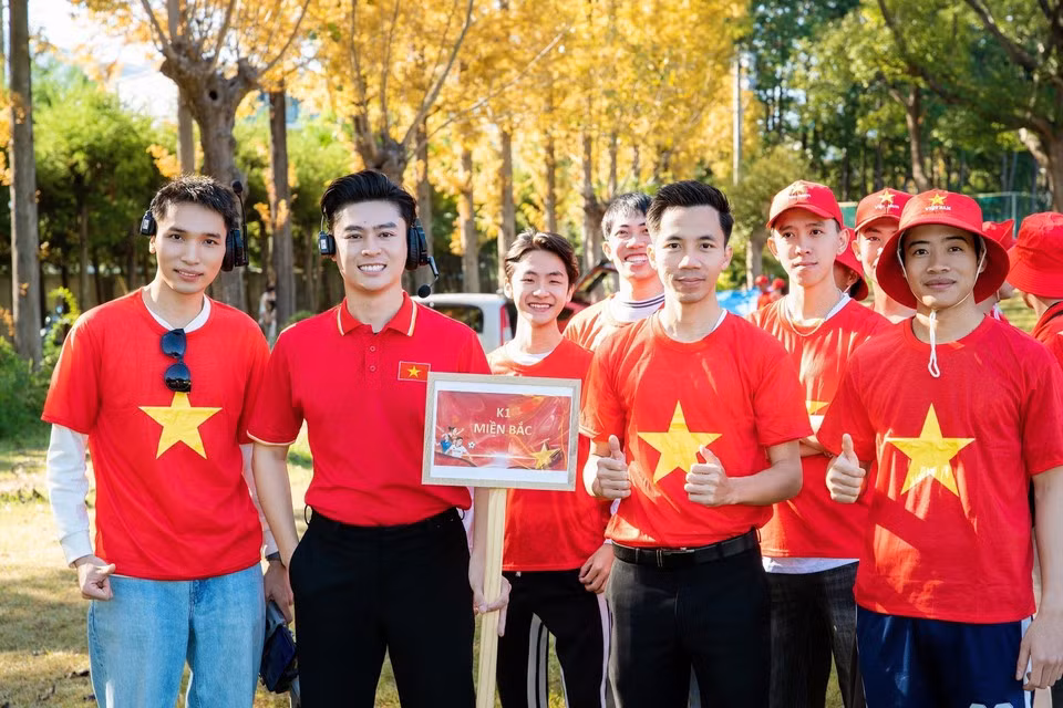 04-ngay-hoi-dai-doan-ket-toan-dan-toc-nam-2025-tai-fukuoka-xac-nhan-ky-luc-xep-la-co-to-quoc-lon-nhat-trong-cong-dong-nguoi-viet-tai-nhat-ban-8411269.jpg