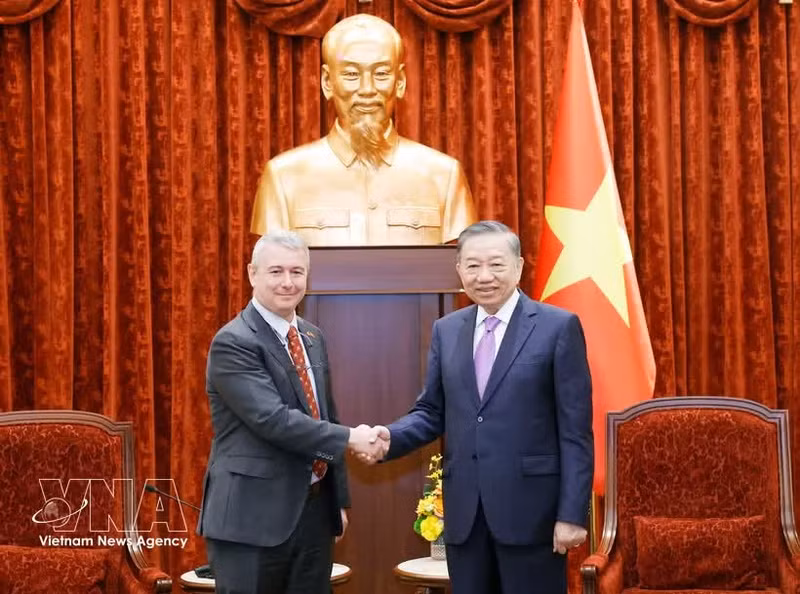 越共中央总书记、国家主席苏林会见比利时驻越大使。