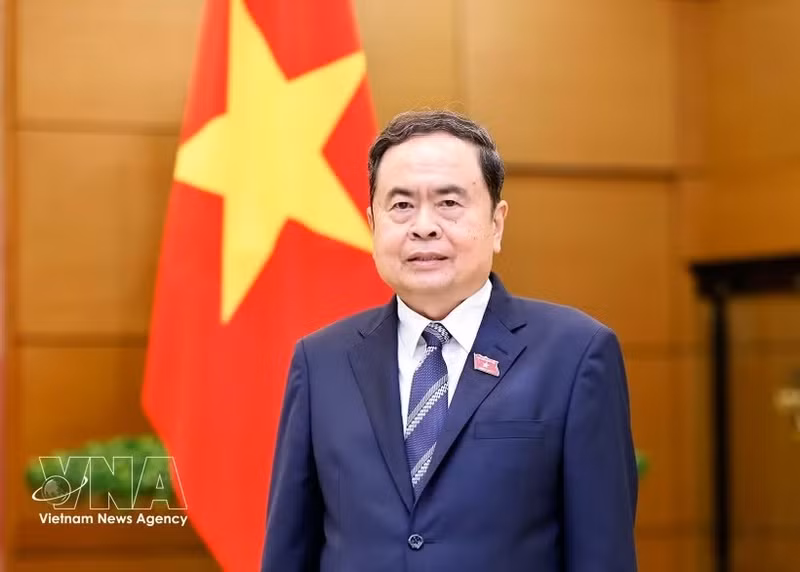 越南国会主席陈青敏 。