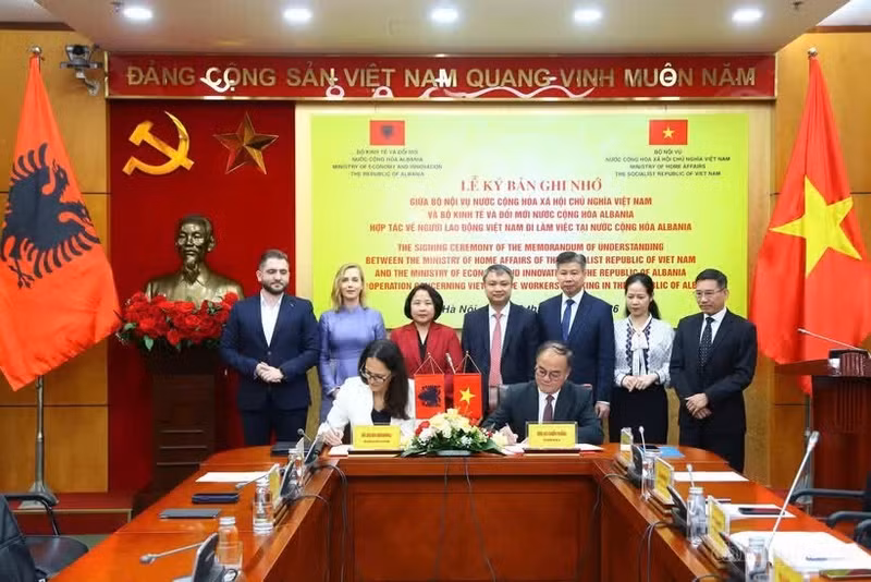 越南与阿尔巴尼亚签署劳务合作备忘录。