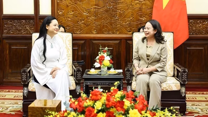国家副主席武氏映春会见越裔女宇航员阿曼达·阮